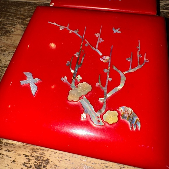 WW2 find: Red Lacquer Ware Boxes inlay of mother of pearl - Picture 2 of 8